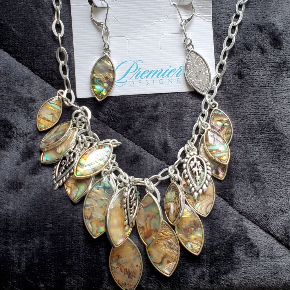 Premier Designs Reversible Monterey Necklace & Earrings Set